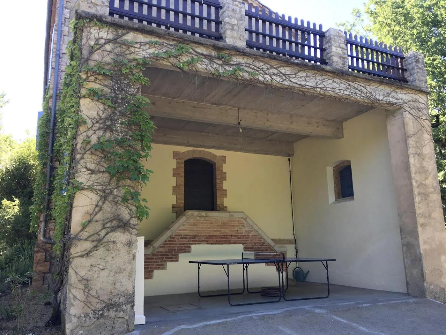 Penne Ancienne Ecole De Moncereヴィラ